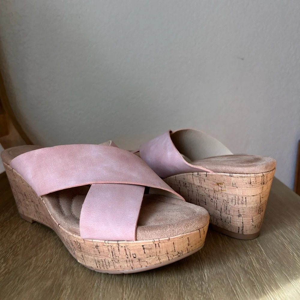 CL by Laundry Blush Women's Sandals
